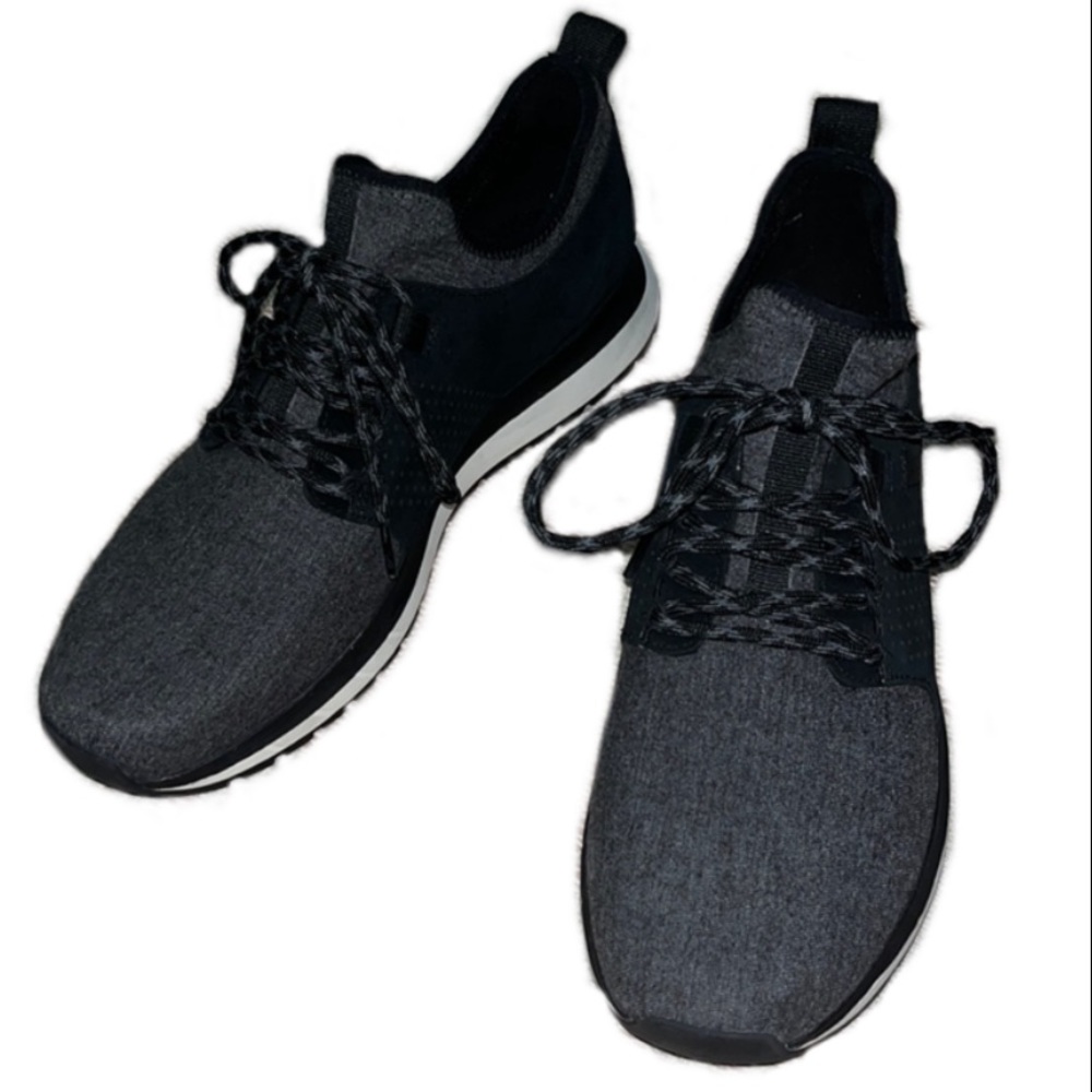 New! Roots Mens Rideau Suede Black and Grey Sneakers| 10